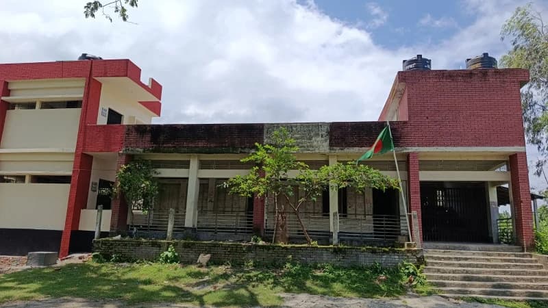 এক শিক্ষকেই চলছে সরকারি প্রাথমিক বিদ্যালয়, ব্যাহত...