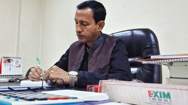পটিয়া ও চট্টগ্রামে চাকরিচ্যুত ব্যাংকারদের পুনর্বহা...