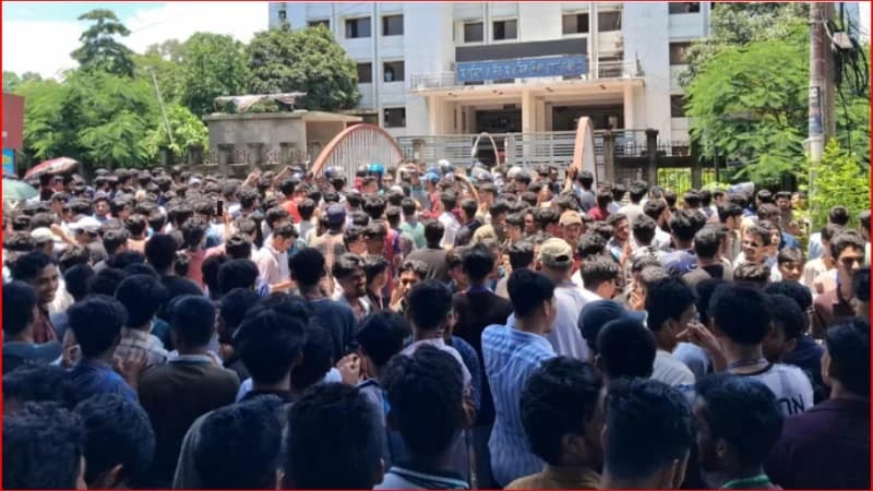 তিন দফা দাবিতে চট্টগ্রামে এইচএসসি পরীক্ষার্থীদের স...