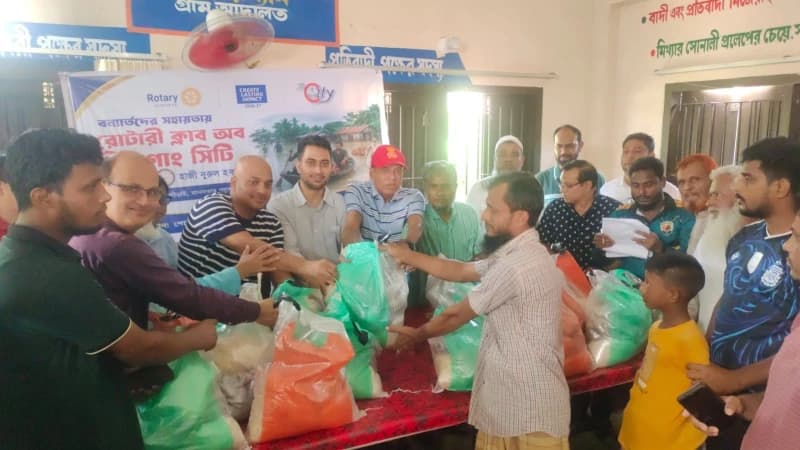 পটিয়ায় রোটারি ক্লাব অব চিটাগং সিটির উদ্যোগে বন্যার...