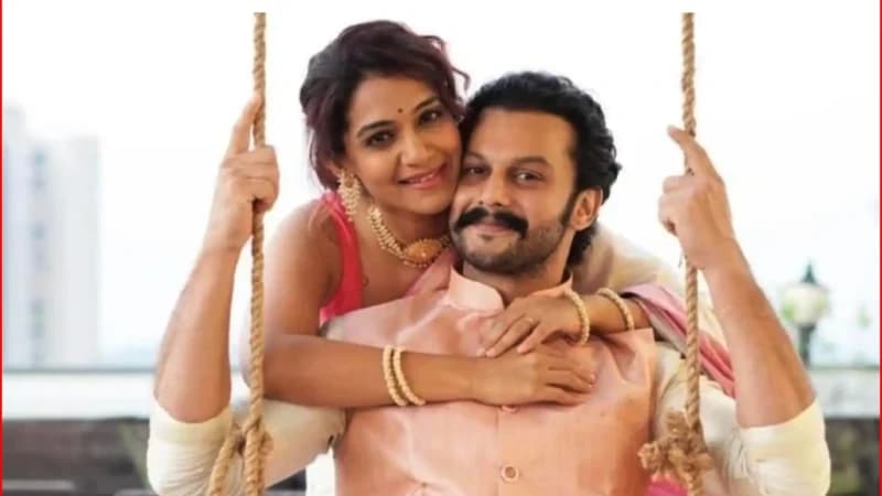 শুটিং সেটে শুরু প্রেম, ১৫ বছরের দাম্পত্যের ইতি টান...