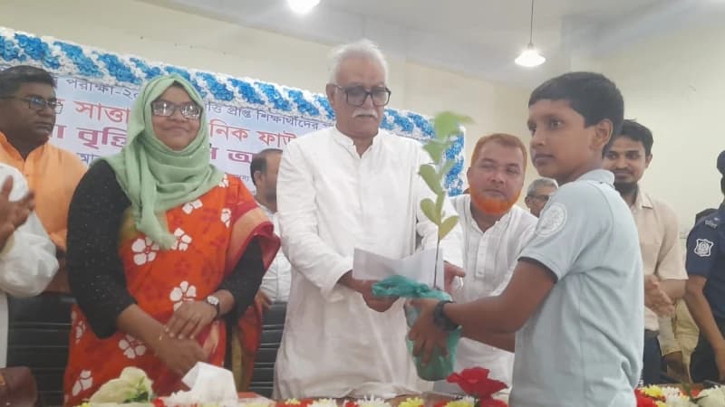 চারঘাটে প্রাথমিক বৃত্তি পরীক্ষায় উত্তীর্ণ শিক্ষার্...