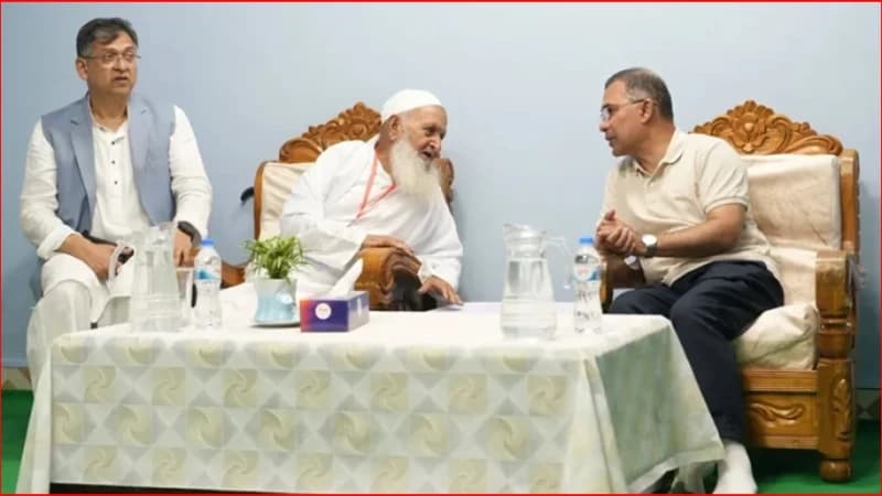 বাবুনগরীতে হেফাজত আমিরের সঙ্গে প্রধানমন্ত্রীর সাক্...