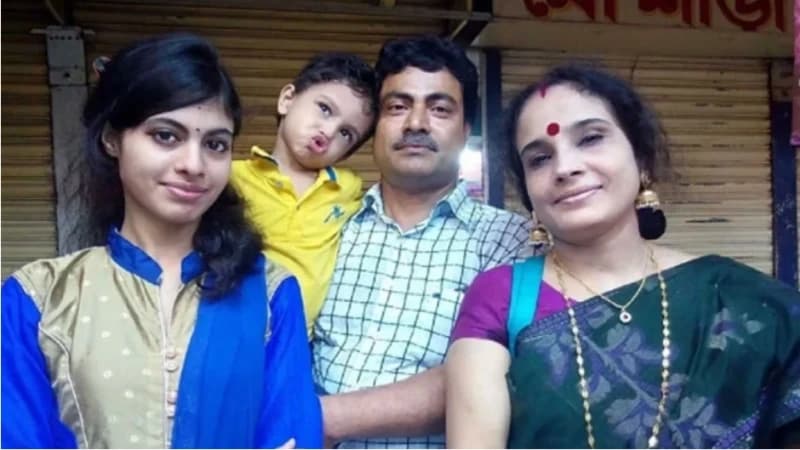 বাড়িতে পানি দিয়ে আলামত নষ্টের অভিযোগ, পুলিশের দাবি...
