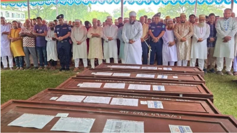 সৌদি আরবে অগ্নিকাণ্ডে নিহত নওগাঁর ৭ জনের জানাজা একসঙ্গে