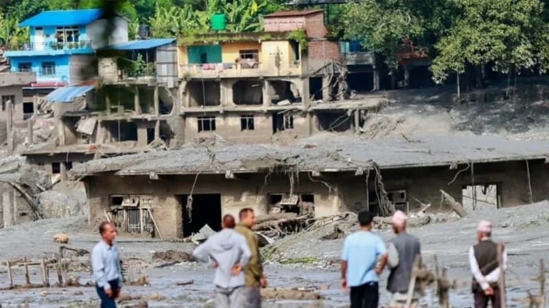 এক দিনের ব্যবধানে সিদ্ধান্ত বদল, বন্যা উদ্ধারে বিদ...