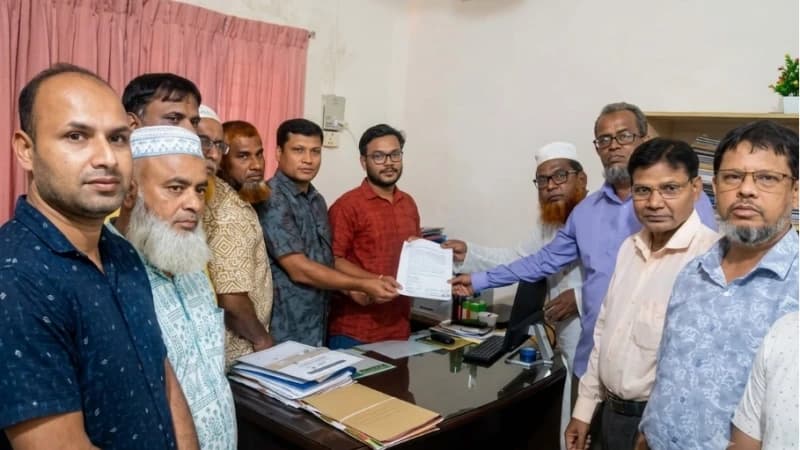 বালাগঞ্জে এটিইপিওকে নিয়ে প্রকাশিত সংবাদের প্রতিবাদে শিক্ষকদের স্মারকলিপি