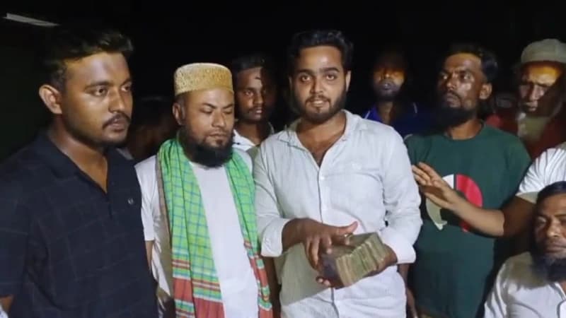 রাস্তায় পাওয়া সাড়ে ৪ লাখ টাকা ফেরত দিয়ে সততার দৃষ্...