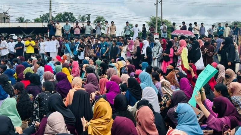 অপ্রতীম হত্যার বিচারের দাবিতে ঢাকা-চট্টগ্রাম মহাসড...