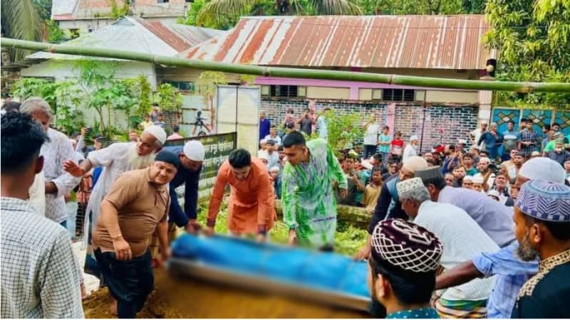 জানাজা শেষে চিরনিদ্রায় অপ্রতিম, ছেলের হত্যার বিচার...