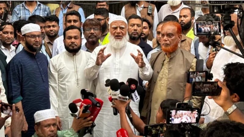ফুটপাত দখলমুক্ত করার পাশাপাশি হকারদের বিকল্প ব্যবস...