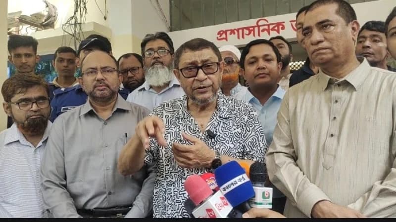 পটিয়া স্বাস্থ্য কমপ্লেক্স আকস্মিক পরিদর্শনে স্বাস্থ্যমন্...