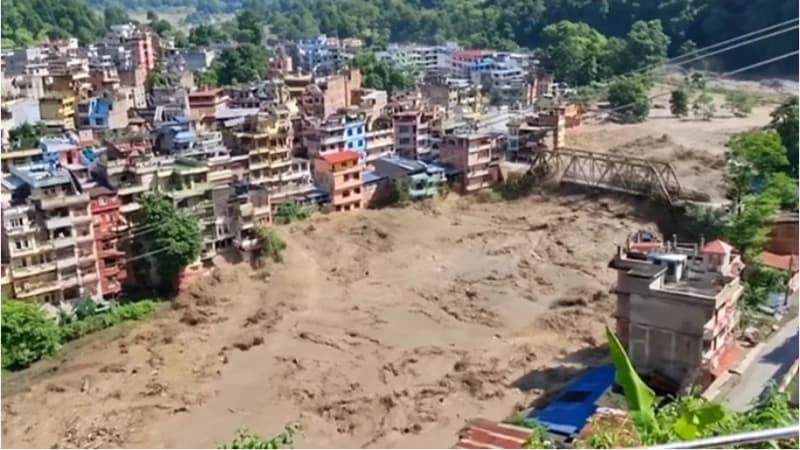 নেপালে আকস্মিক বন্যা, নিখোঁজ ৫