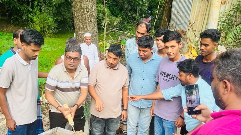 পটিয়ায় মরমী কিংবদন্তি শিল্পী সেলিম নিজামী সড়কের উন্নয়ন কাজ