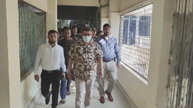 মুরাদনগরে স্বাস্থ্যমন্ত্রীর আকস্মিক পরির্দশন, ৫ চিকিৎসকের বিরুদ্ধে ব্যবস্থার নির্দেশ