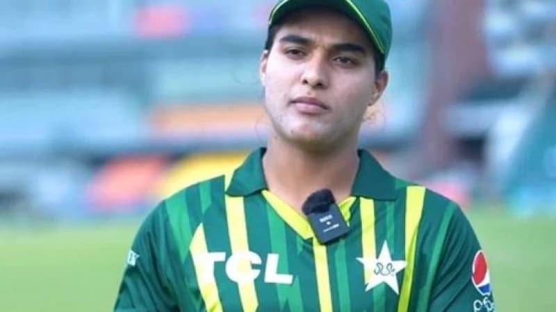 ১৮ বছর বয়সে ‘ধর্মীয় কারণে’ অবসর নিতে হয় পাকিস্তানি ক্রিকেটার আয়েশার