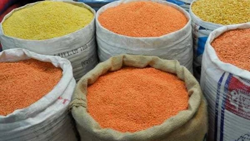 বাজারে মসুর ডালের দাম বাড়লো কেজিতে ৫ টাকা