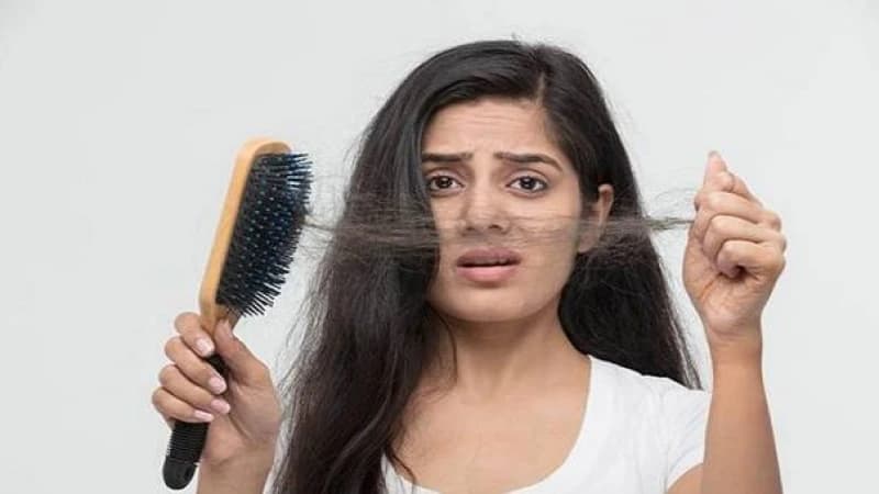 চুল পড়া রোধে যে খাবার নিয়ম করে খাবেন
