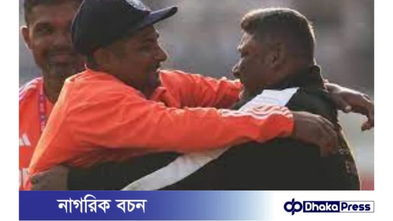 সরফরাজ খানের অভিষেক, কাঁদলেন বাবা-স্ত্রী