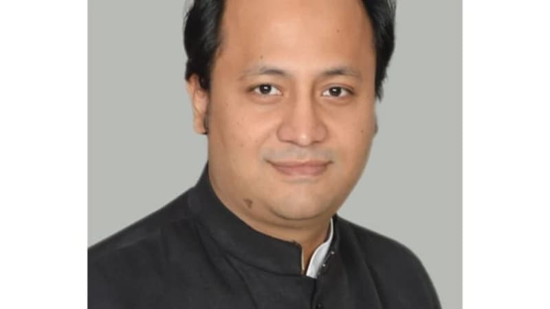 শিক্ষামন্ত্রী: তীব্র গরমে অসুস্থ শিক্ষক-শিক্ষার্থীদের নিয়ে প্রশ্ন