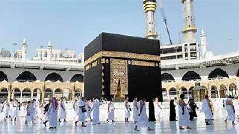 ওমরাহ ভ্রমণে বেশি অর্থ না নেওয়ার পরামর্শ