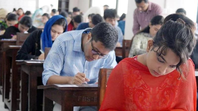 বিসিএস পরীক্ষার খাতায় বাইরে থেকে আনা পৃষ্ঠা জুড়লে দুই বছর জেল