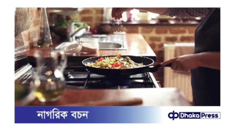 রান্নায় যেসব ভুল বাড়িয়ে দেয় স্বাস্থ্যঝুঁকি রান্নায় যেসব ভুল বাড়িয়ে দেয় স্বাস্থ্যঝুঁকি