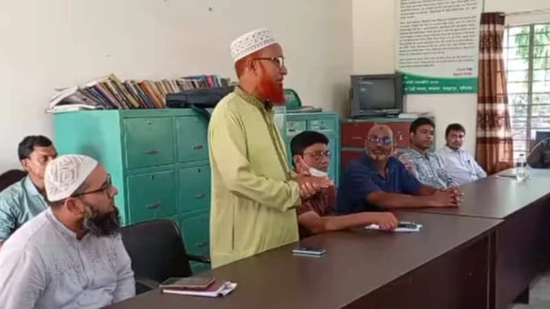 ছাত্র-জনতার আন্দোলনে শিক্ষকদের ভুমিকা ছিলো অপরিসীম: অধ্যক্ষ মাও: মো নজরুল ইসলাম লেবু ছাত্র-জনতার আন্দোলনে শিক্ষকদের ভুমিকা ছিলো অপরিসীম: অধ্যক্ষ মাও: মো নজরুল ইসলাম লেবু