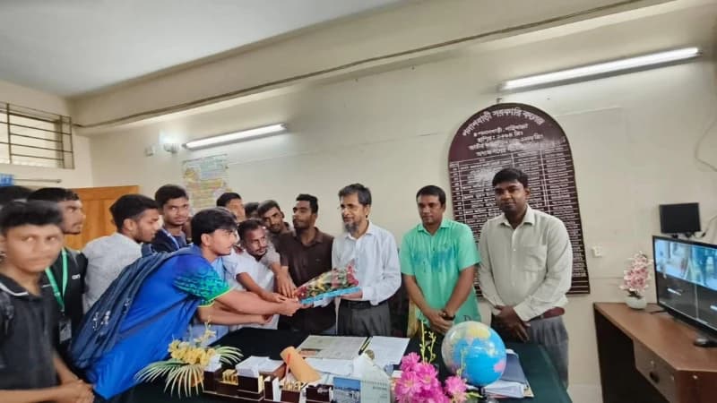 পলাশবাড়ী সরকারি কলেজের নবাগত অধ্যক্ষ প্রফেসর হামিদ কলিমের যোগদান।।ছাত্রদলের পক্ষ থেকে ফুলের শুভেচ্ছা জ্ঞাপন পলাশবাড়ী সরকারি কলেজের নবাগত অধ্যক্ষ প্রফেসর হামিদ কলিমের যোগদান।।ছাত্রদলের পক্ষ থেকে ফুলের শুভেচ্ছা জ্ঞাপন