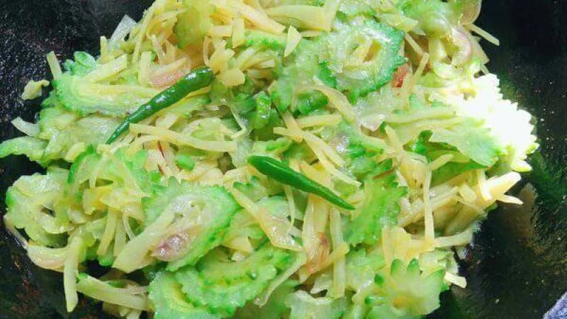 যেভাবে রান্না করলে করলা তেতো লাগবে না যেভাবে রান্না করলে করলা তেতো লাগবে না