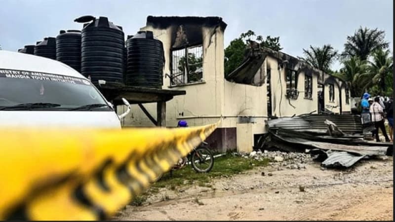 গায়ানায় ছাত্রী নিবাসে আগুনে ১৯ জনের প্রাণহানি গায়ানায় ছাত্রী নিবাসে আগুনে ১৯ জনের প্রাণহানি