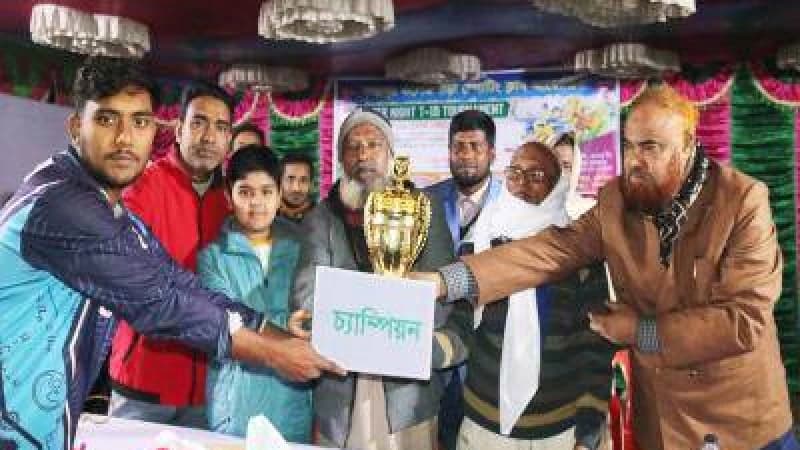 সুপার নাইট টি-টেন টুর্নামেন্টের ফাইনাল কুড়িগ্রামে অনুষ্ঠিত সুপার নাইট টি-টেন টুর্নামেন্টের ফাইনাল কুড়িগ্রামে অনুষ্ঠিত