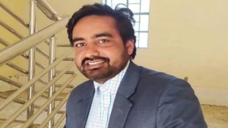 কুড়িগ্রামের রৌমারীতে যুবলীগ নেতা গ্রেফতার কুড়িগ্রামের রৌমারীতে যুবলীগ নেতা গ্রেফতার