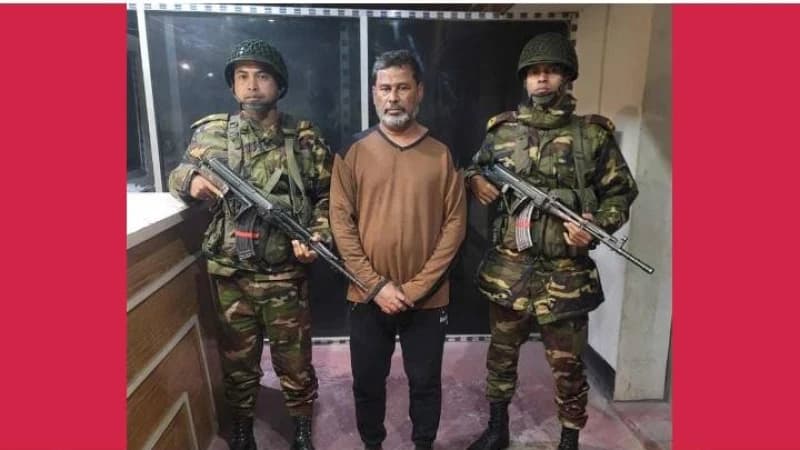 সেনাবাহিনীর অভিযানে কুমিল্লায় আওয়ামিলীগ নেতা গ্রেপ্তার সেনাবাহিনীর অভিযানে কুমিল্লায় আওয়ামিলীগ নেতা গ্রেপ্তার
