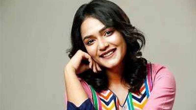 পরিশ্রম, সততা ও বিনয় নিয়ে একটু একটু করে পথ চলছি: মৌসুমী মৌ পরিশ্রম, সততা ও বিনয় নিয়ে একটু একটু করে পথ চলছি: মৌসুমী মৌ