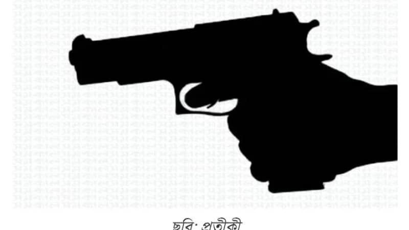 রাজধানীর গুলশানে সুমন নামে এক যুবকের মাথায় অস্ত্র ঠেকিয়ে গুলি করেছে সন্ত্রাসীরা। রাজধানীর গুলশানে সুমন নামে এক যুবকের মাথায় অস্ত্র ঠেকিয়ে গুলি করেছে সন্ত্রাসীরা।