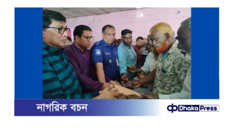 পলাশবাড়ীতে মোটর শ্রমিক ইউনিয়ন এর উদ্যোগে সদস্যদের মাঝে অর্থ বিতারণ পলাশবাড়ীতে মোটর শ্রমিক ইউনিয়ন এর উদ্যোগে সদস্যদের মাঝে অর্থ বিতারণ