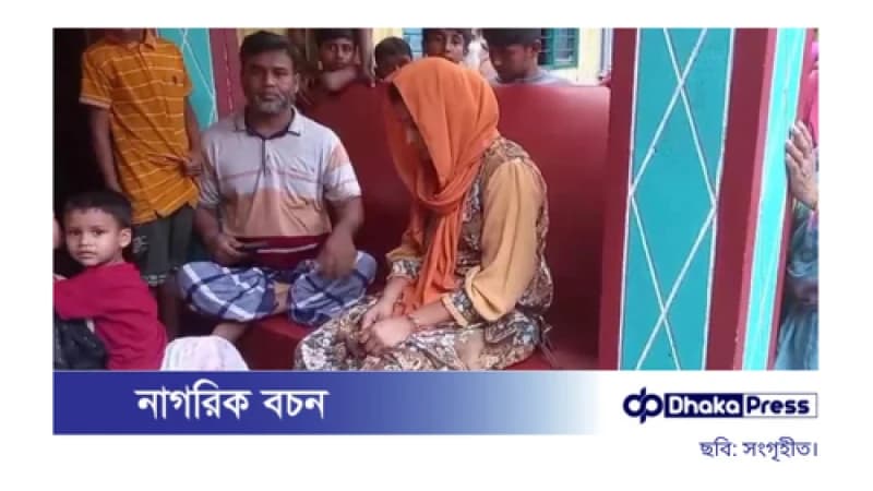 স্ত্রীকে শিকল পরিয়ে পিলারে বেঁধে রাখলেন স্বামী, পাল্টাপাল্টি অভিযোগে চাঞ্চল্য স্ত্রীকে শিকল পরিয়ে পিলারে বেঁধে রাখলেন স্বামী, পাল্টাপাল্টি অভিযোগে চাঞ্চল্য