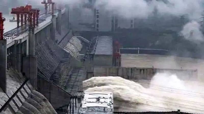 ইউক্রেনের বিশাল বাঁধ ধ্বংস রাশিয়ার বিস্ফোরণে ইউক্রেনের বিশাল বাঁধ ধ্বংস রাশিয়ার বিস্ফোরণে