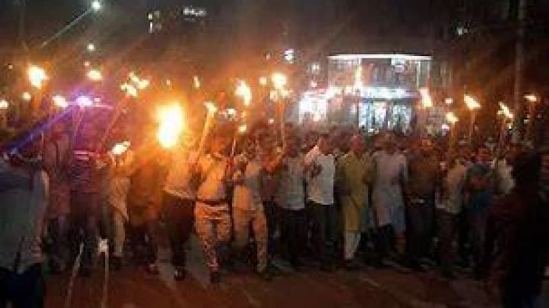 ঢাকায় হারিকেন মিছিল রিজভীর নেতৃত্বে লোডশেডিংয়ের প্রতিবাদে ঢাকায় হারিকেন মিছিল রিজভীর নেতৃত্বে লোডশেডিংয়ের প্রতিবাদে