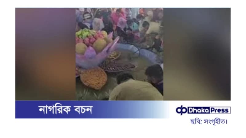 জাতীয় ফল মেলার শেষ দিনে লুটপাটের দৃশ্য, ক্ষতিগ্রস্ত স্টলগুলো জাতীয় ফল মেলার শেষ দিনে লুটপাটের দৃশ্য, ক্ষতিগ্রস্ত স্টলগুলো