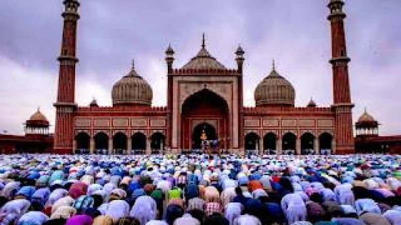 বৃহত্তর জমায়েত আলেমদের জানাজায় বৃহত্তর জমায়েত আলেমদের জানাজায়