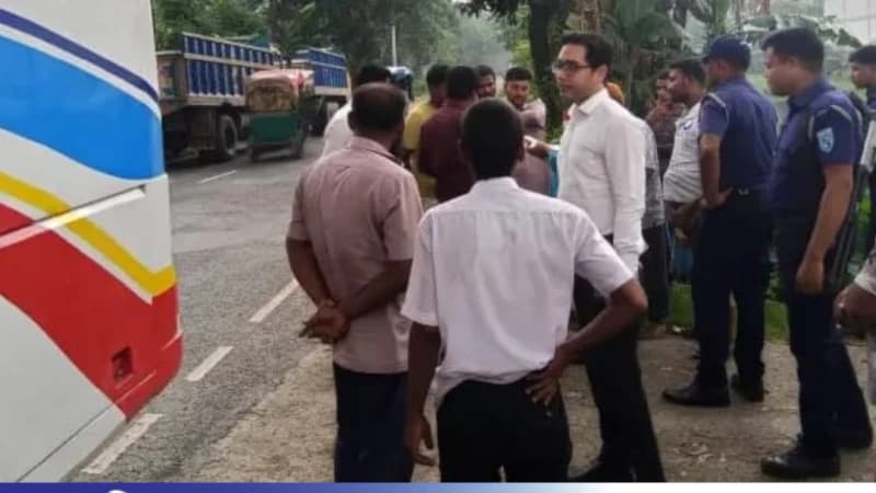 কুড়িগ্রামে গাড়িতে হাইড্রোলিক হর্ণ ব্যবহারের অপরাধে জরিমানা কুড়িগ্রামে গাড়িতে হাইড্রোলিক হর্ণ ব্যবহারের অপরাধে জরিমানা