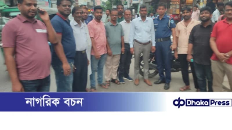 সীতাকুণ্ড সদর বাজার রাস্তায় ভাসমান অবৈধ দোকান,মোটরসাইকেল, ভ্যানগাড়ী মুক্ত অভিযান সীতাকুণ্ড সদর বাজার রাস্তায় ভাসমান অবৈধ দোকান,মোটরসাইকেল, ভ্যানগাড়ী মুক্ত অভিযান