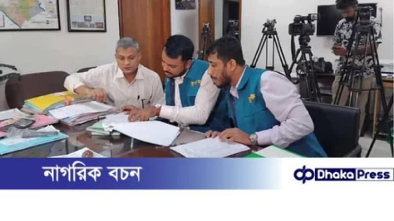 জ্বালানির ভুয়া বিলে কোটি টাকা আত্মসাৎ, ডিএসসিসিতে দুদকের অভিযান জ্বালানির ভুয়া বিলে কোটি টাকা আত্মসাৎ, ডিএসসিসিতে দুদকের অভিযান