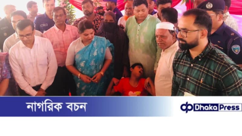 পটিয়ায় কুসুমপুরা ইউপিতে নাগরিক সেবার গণশুনানিতে চট্টগ্রাম জেলা প্রশাসক ফরিদা খানম পটিয়ায় কুসুমপুরা ইউপিতে নাগরিক সেবার গণশুনানিতে চট্টগ্রাম জেলা প্রশাসক ফরিদা খানম
