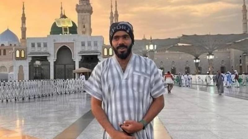 ৮৬৪০ কিলোমিটার হেঁটে হজ করতে মক্কায় ভারতীয় তরুণ ৮৬৪০ কিলোমিটার হেঁটে হজ করতে মক্কায় ভারতীয় তরুণ