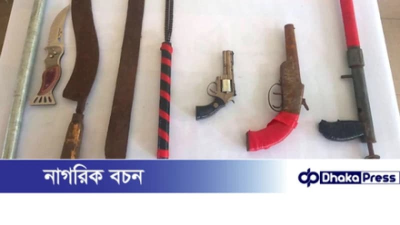 তিতাসে দেশি-বিদেশি অস্ত্রসহ চার নারী গ্রেপ্তার তিতাসে দেশি-বিদেশি অস্ত্রসহ চার নারী গ্রেপ্তার