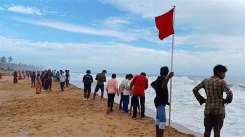 সতর্কতা জারি ভারত ও পাকিস্তানের উপকূলীয় অঞ্চলে সতর্কতা জারি ভারত ও পাকিস্তানের উপকূলীয় অঞ্চলে