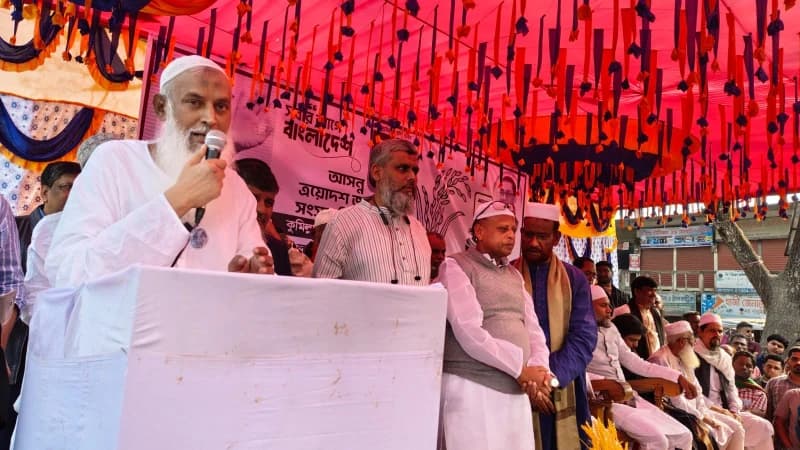 মুরাদনগরে কায়কোবাদের নির্বাচনী গণসংযোগে জনসমাগম মুরাদনগরে কায়কোবাদের নির্বাচনী গণসংযোগে জনসমাগম